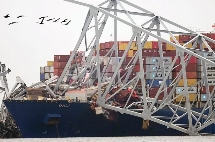 image of ship unloading cargo